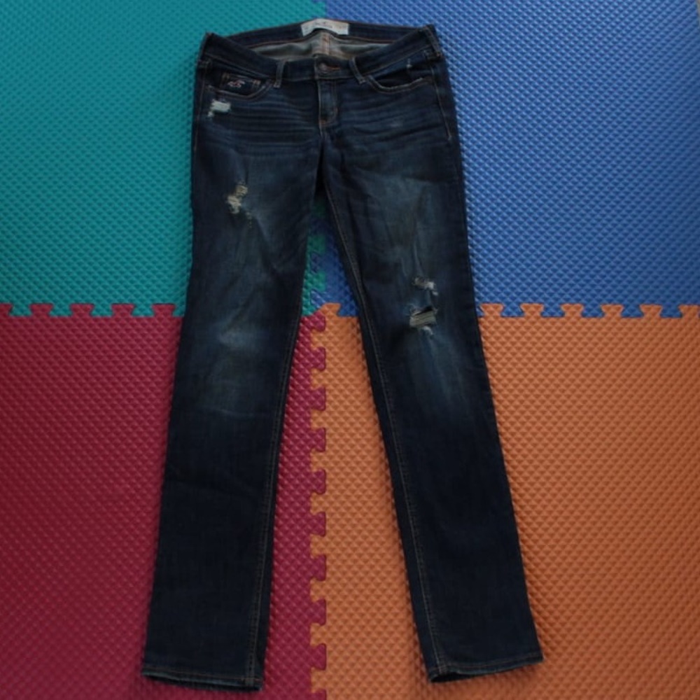 Hollister distress blue jeans